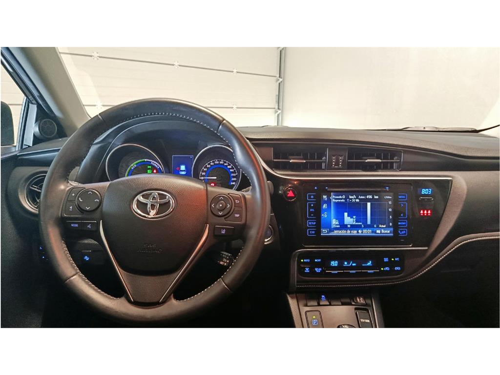TOYOTA Auris