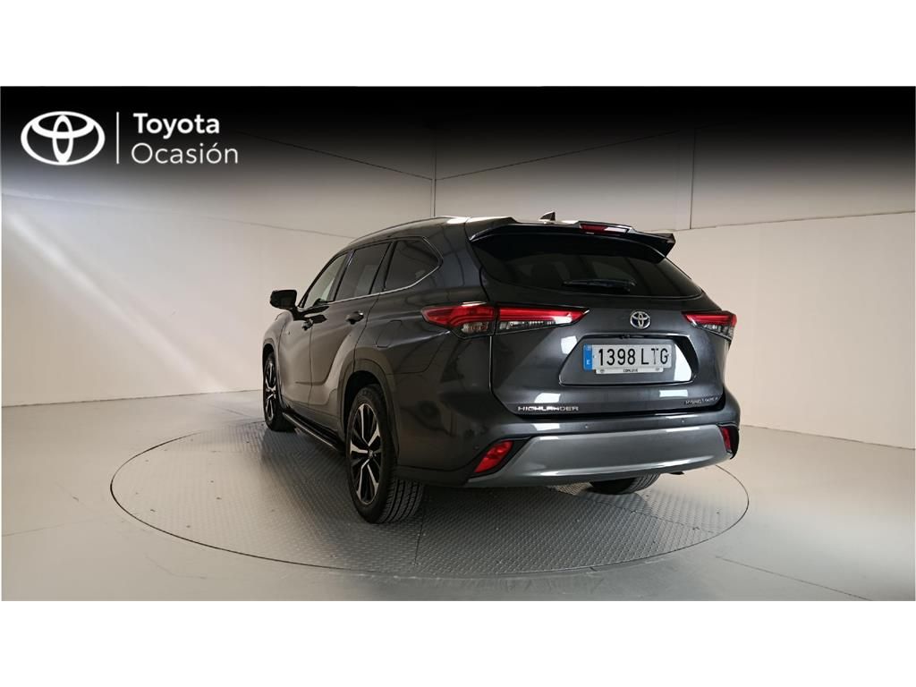 TOYOTA Highlander