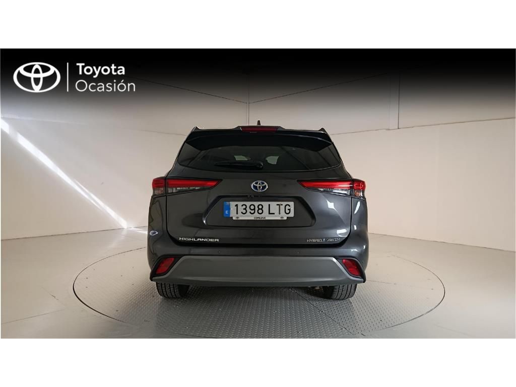 TOYOTA Highlander