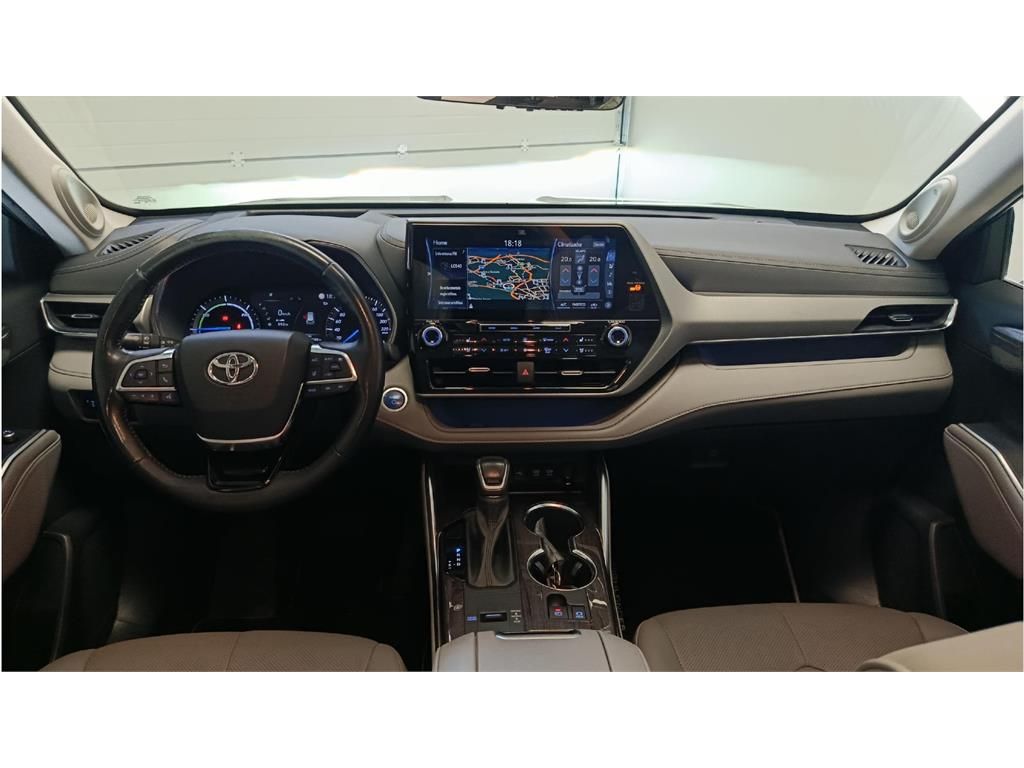 TOYOTA Highlander