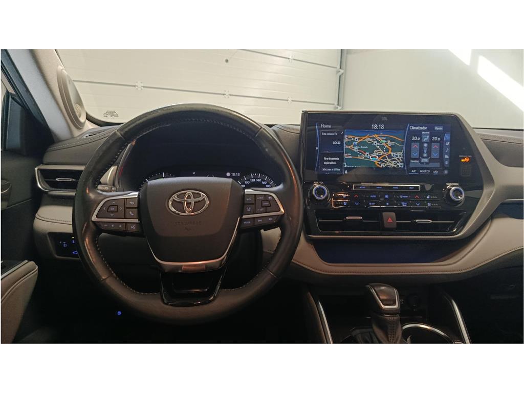 TOYOTA Highlander
