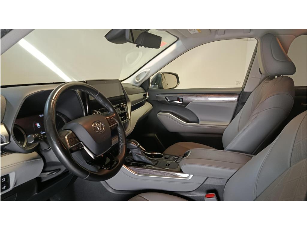 TOYOTA Highlander