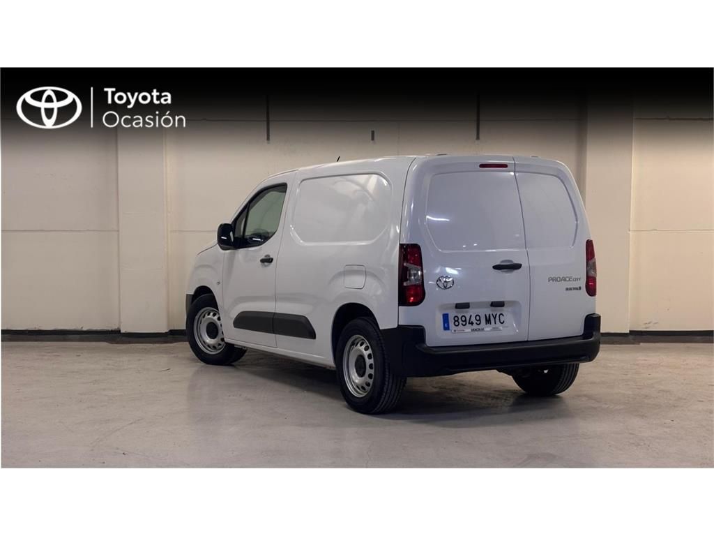 TOYOTA Proace City