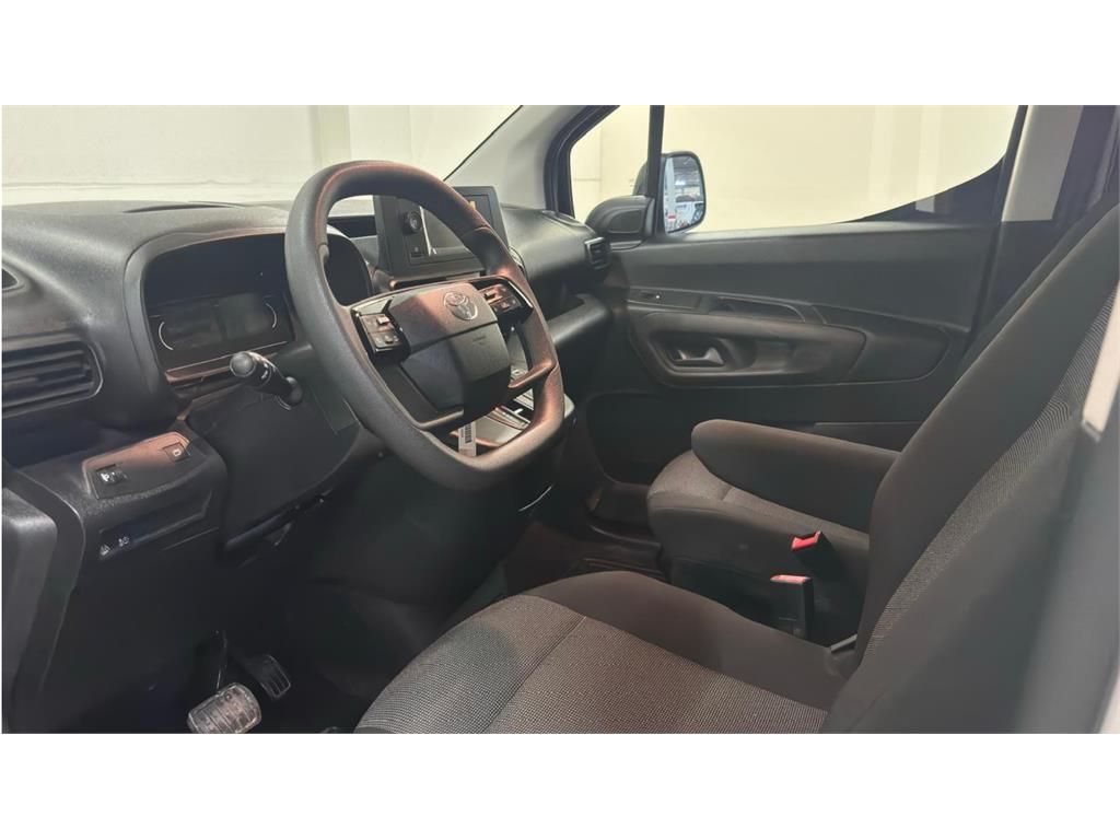 TOYOTA Proace City