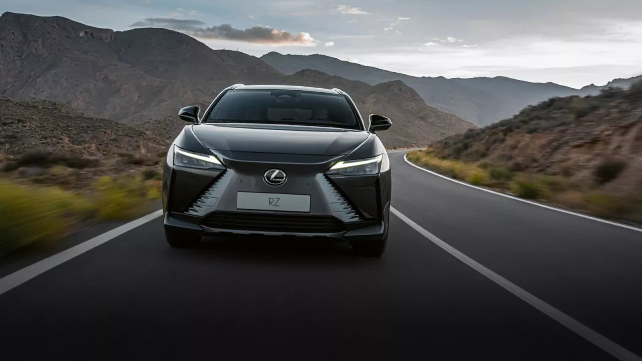 lexus rz en granada