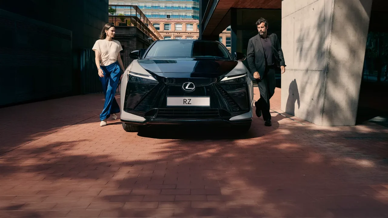 lexus rz granada