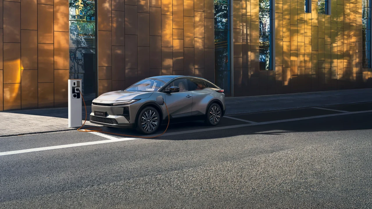 toyota ch-r+