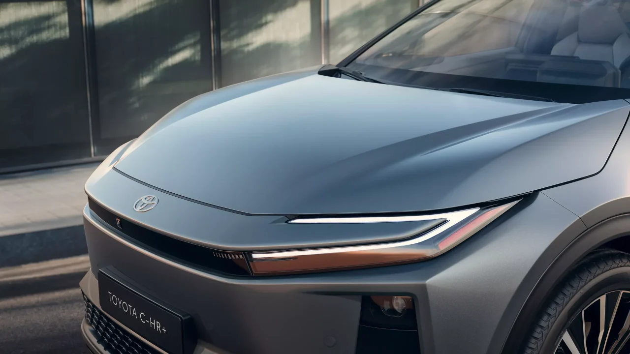 toyota ch-r plus